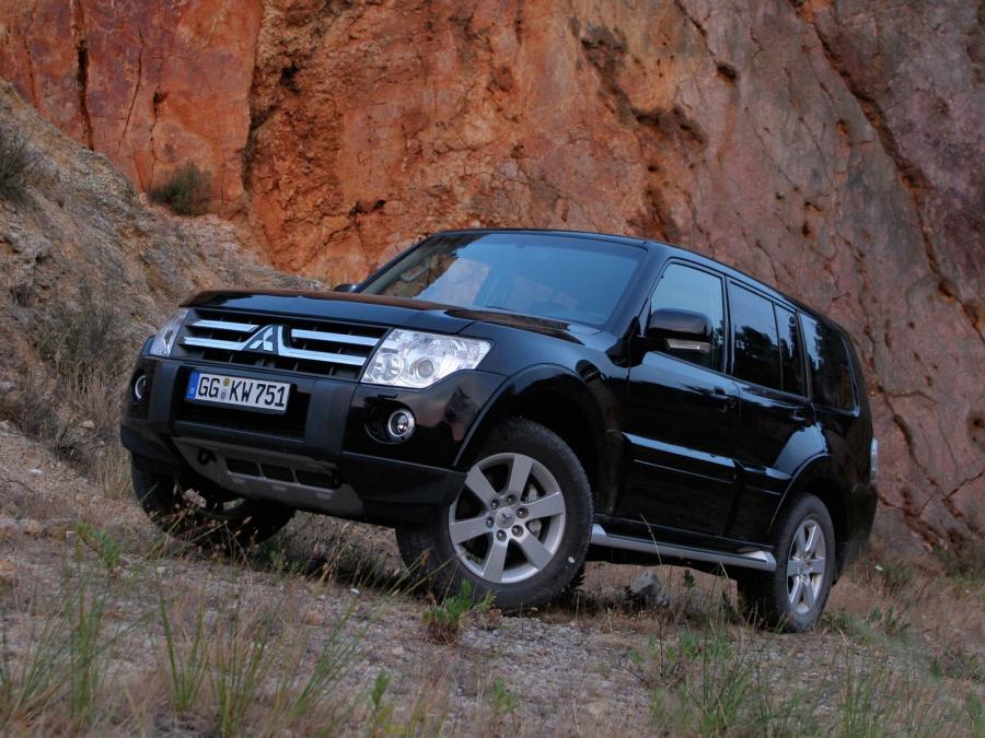  Mitsubishi Pajero 5-Door 2006 года  (фото 25 из 38)